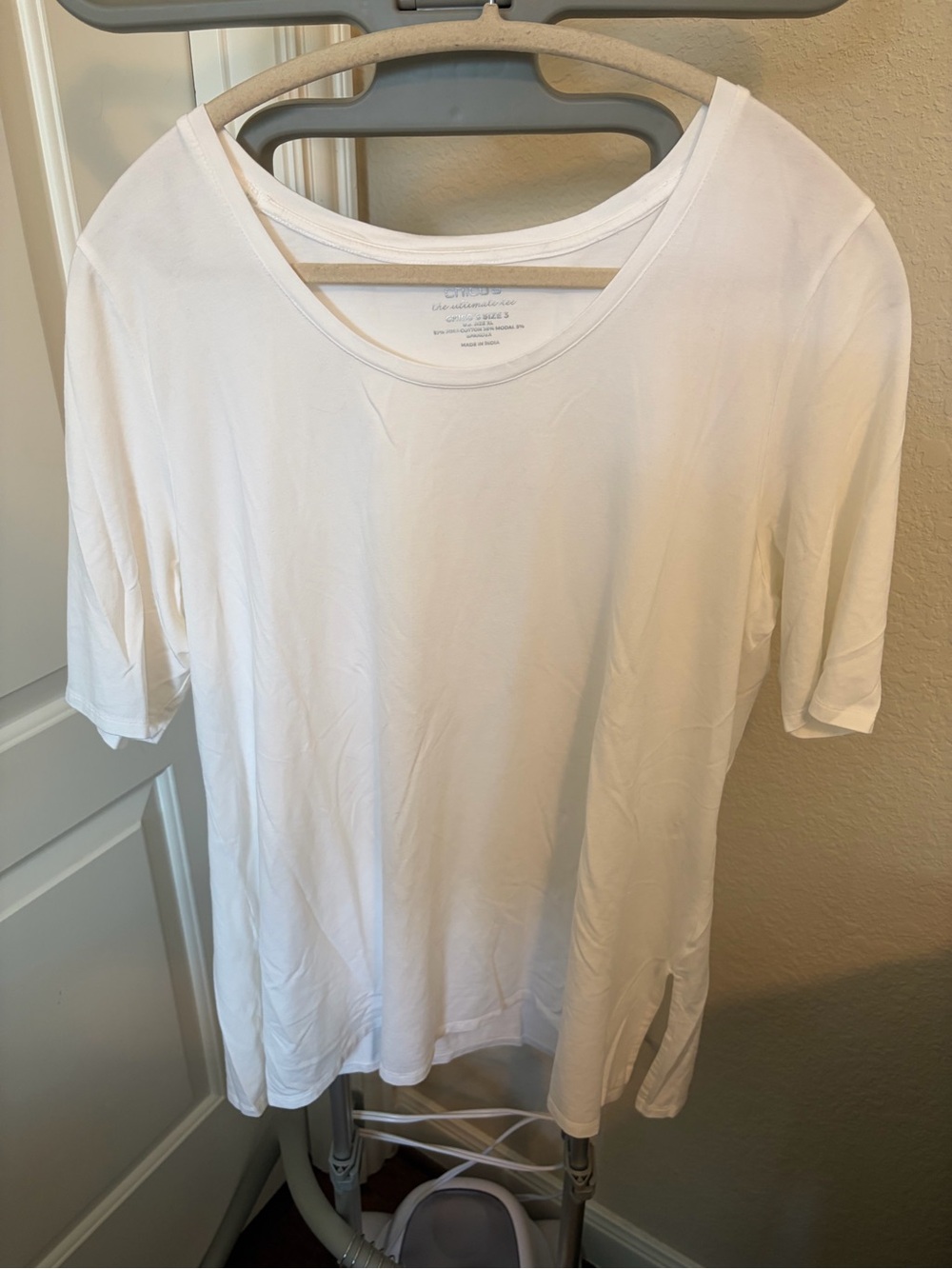 Chico's White Scoop Neck Half Sleeve Tee